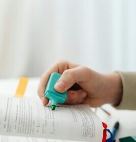 آمادگی دانشگاه نوجوان عمو کتابی