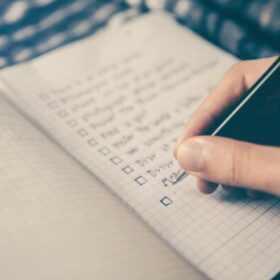 تعهد به هدف در نوجوان عمو کتابی
