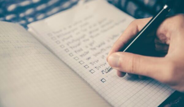 تعهد به هدف در نوجوان عمو کتابی