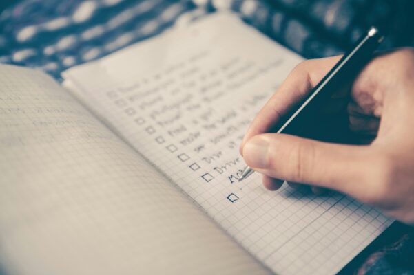 تعهد به هدف در نوجوان عمو کتابی
