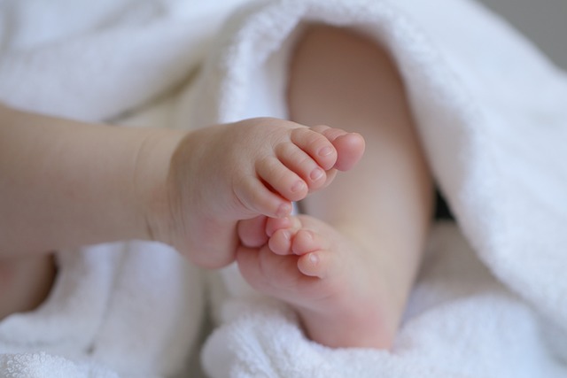 رشد حرکتی نوزاد عمو کتابی