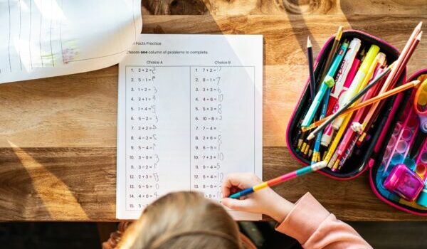 علاقه به ریاضی کودک عمو کتابی