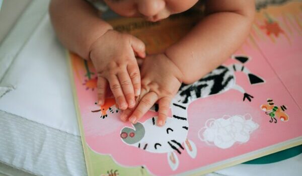 کتاب برای نوزاد عموکتابی