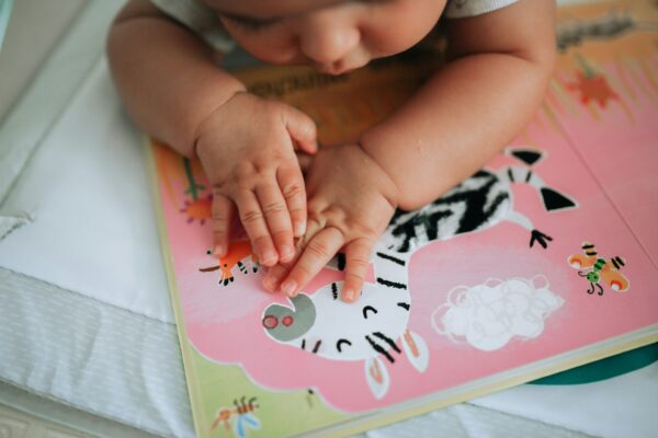 کتاب برای نوزاد عموکتابی