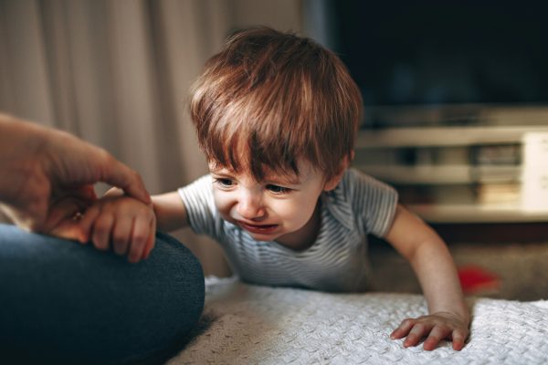 گریه زیاد نوپا عمو کتابی